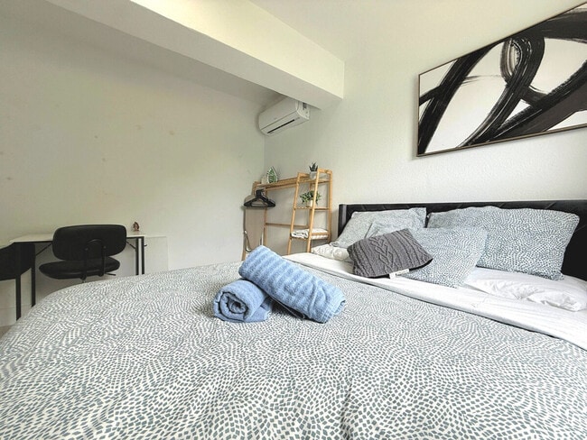 Building Photo - 261 NW 34th St