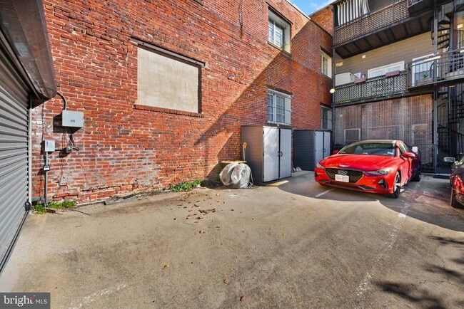 Building Photo - 719 12th St SE