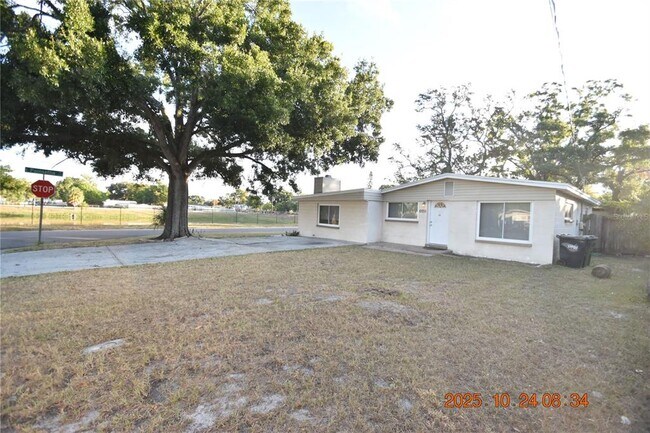 Building Photo - 10011 N 28th St