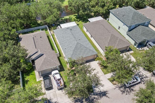 Building Photo - 1012 Brenton Leaf Dr