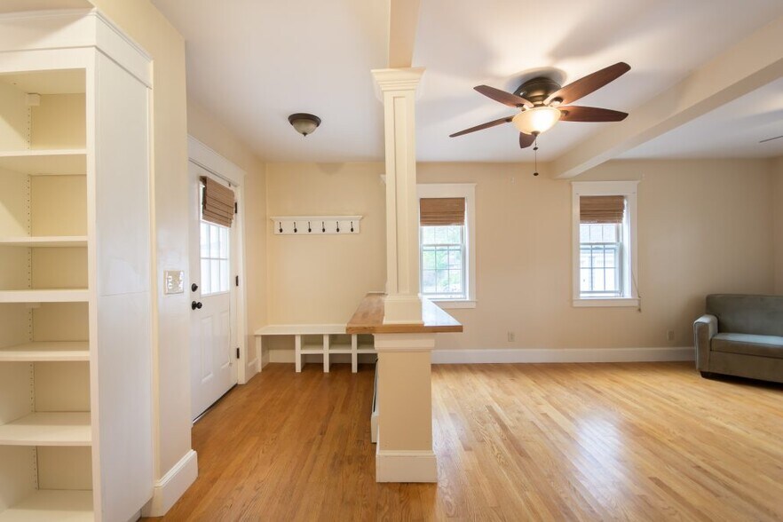 Building Photo - 51 Kingston Ave