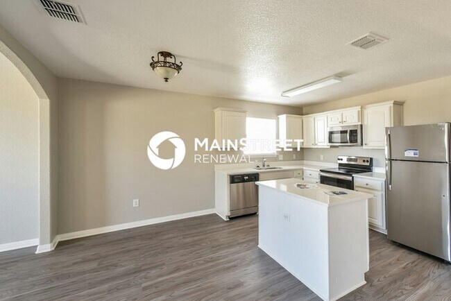 Building Photo - 3 Bedroom Pet-Friendly Home in San Antonio, TX with Main Street Renewal