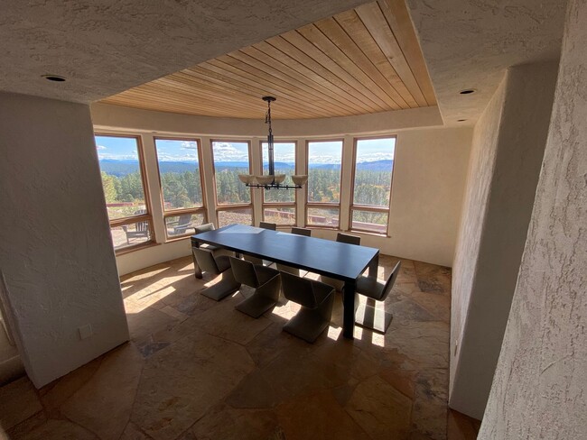 Building Photo - Privacy and Spectacular Views in Hesperus