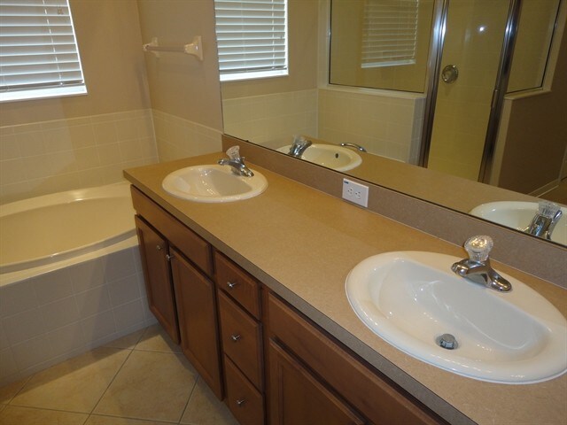 Building Photo - 8354 Moccasin Trail Dr