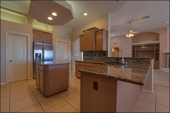 Building Photo - 1435 Cloud Ridge Dr