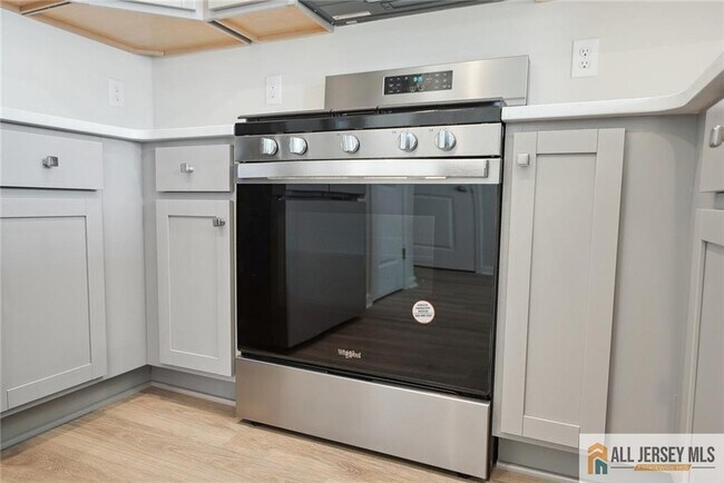 Building Photo - 25 Elliot Ln