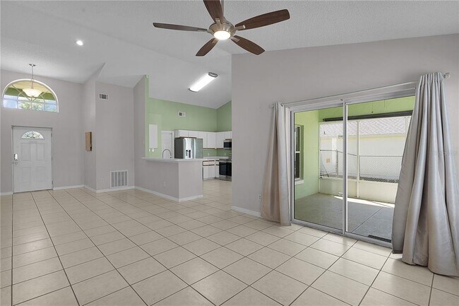 Building Photo - 40045 Palm St