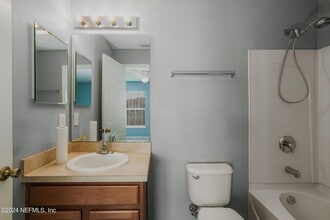Building Photo - Beautiful 2/2.5 in Fleming Island