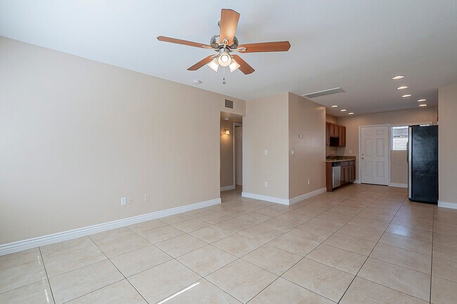 Building Photo - 818 W Osborn Rd