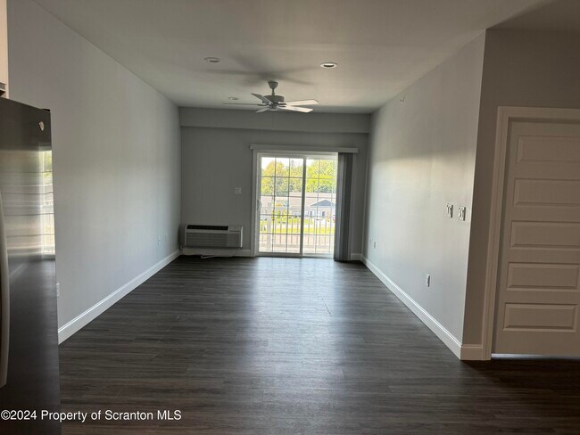 Building Photo - 397 cicrle drive