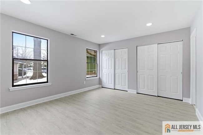 Building Photo - 809 Woodbridge Commons Way