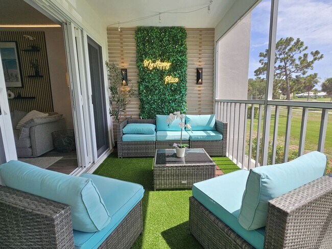 Building Photo - Gorgeous Seasonal Short-Term 2 Bedroom 2 Bathroom 2nd Floor Condo with Golf Transfer at Farmingto...