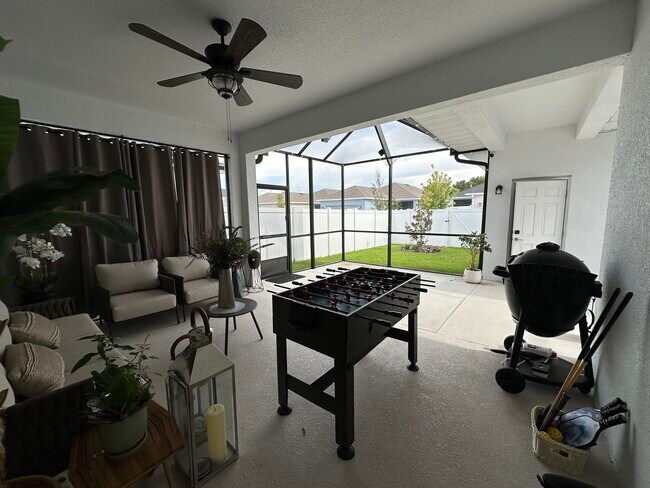 Building Photo - 28656 Sweet Persimmon Dr
