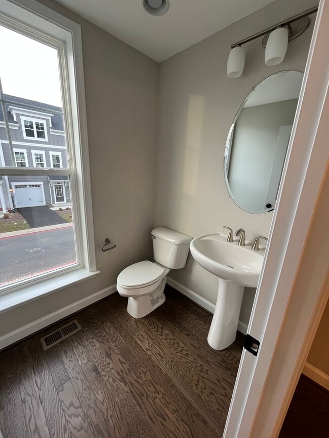 Building Photo - ***First Month Free*** Townhouse in Preston Lake