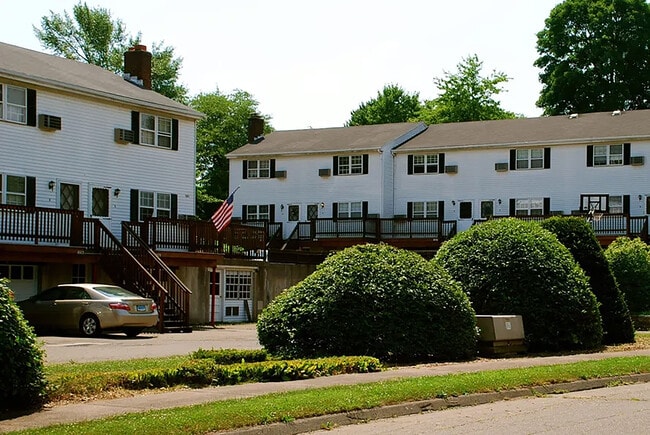 Building Photo - Charles Drive Apartments