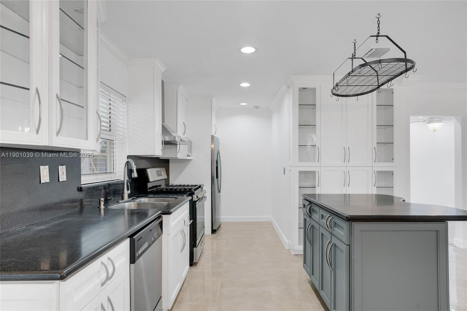 Building Photo - 10440 SW 126th Ave