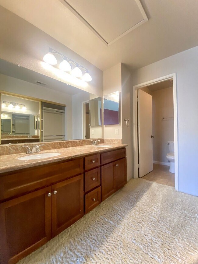 Building Photo - Beautiful Ardenwood home with Loft Availab...