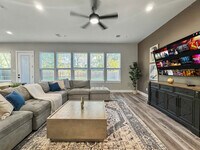 Building Photo - 2414 Pennsylvania Ave