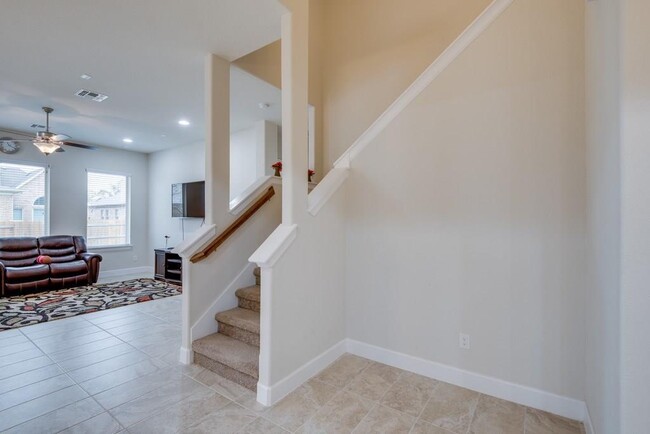Building Photo - 708 Garner Park Dr
