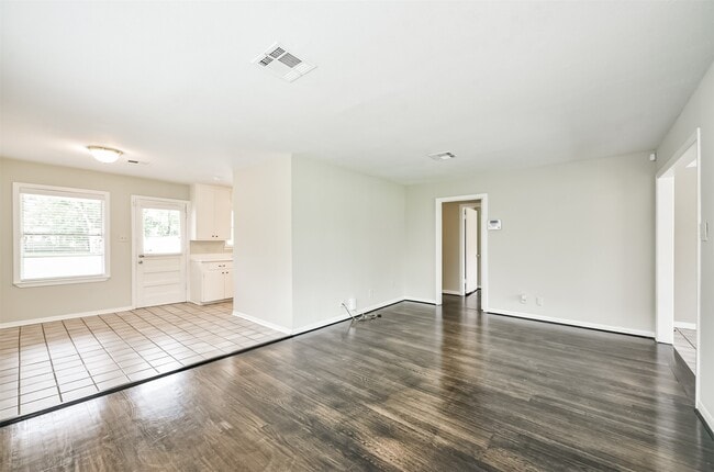 Building Photo - 4924 Palmetto St