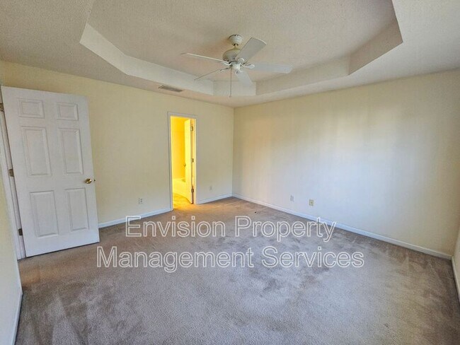 Building Photo - 3989 Meadow Glen Way