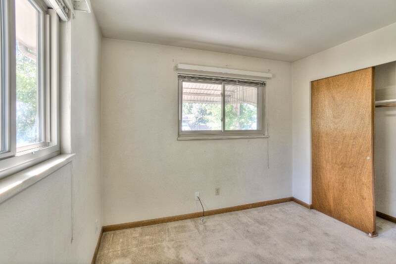 Building Photo - 724 Kimball Rd