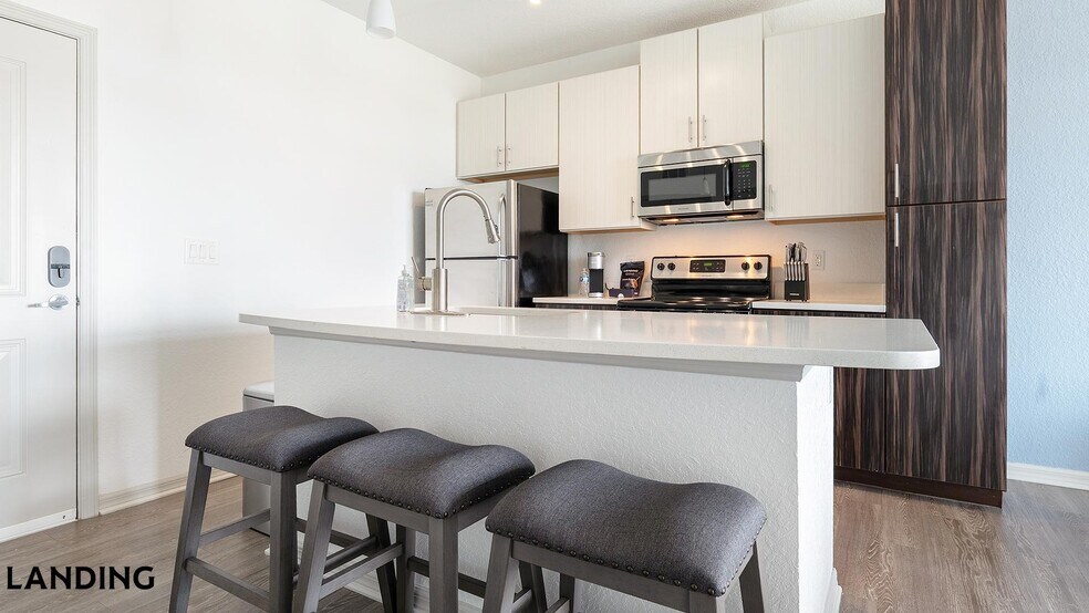 Building Photo - 9301 Summit Centre Way