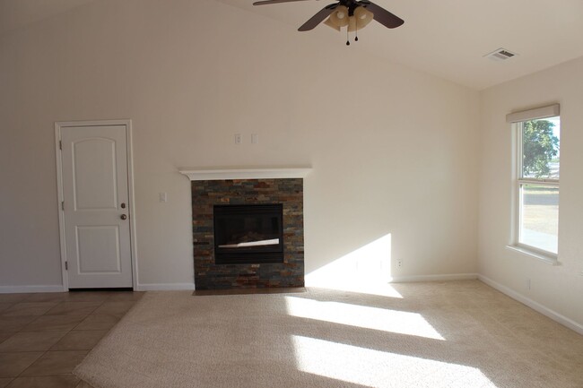 Building Photo - Available Soon! Must See 2 Bedroom Home Lo...