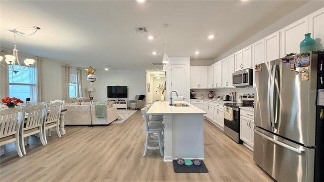 Building Photo - 5723 Cattle Rnch Dr