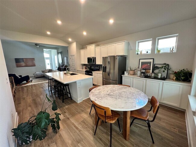 Building Photo - 8600 Cumbrae Ln