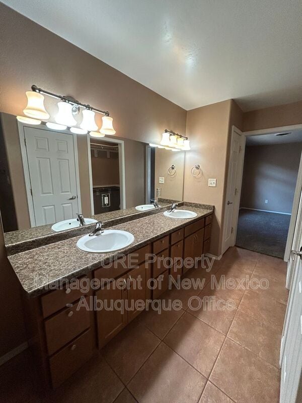 Building Photo - 6025 Arroyo Dr