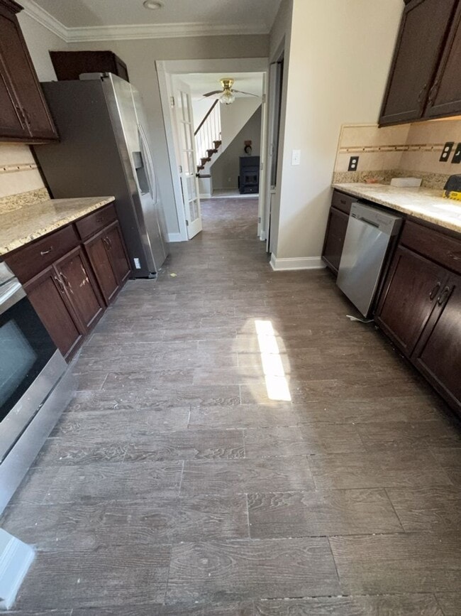 Building Photo - !! $500 OFF 2nds  MONTH'S RENT!!! Charming 3BR 2BA Home w/ Updated Kitchen + Large Front and Back...