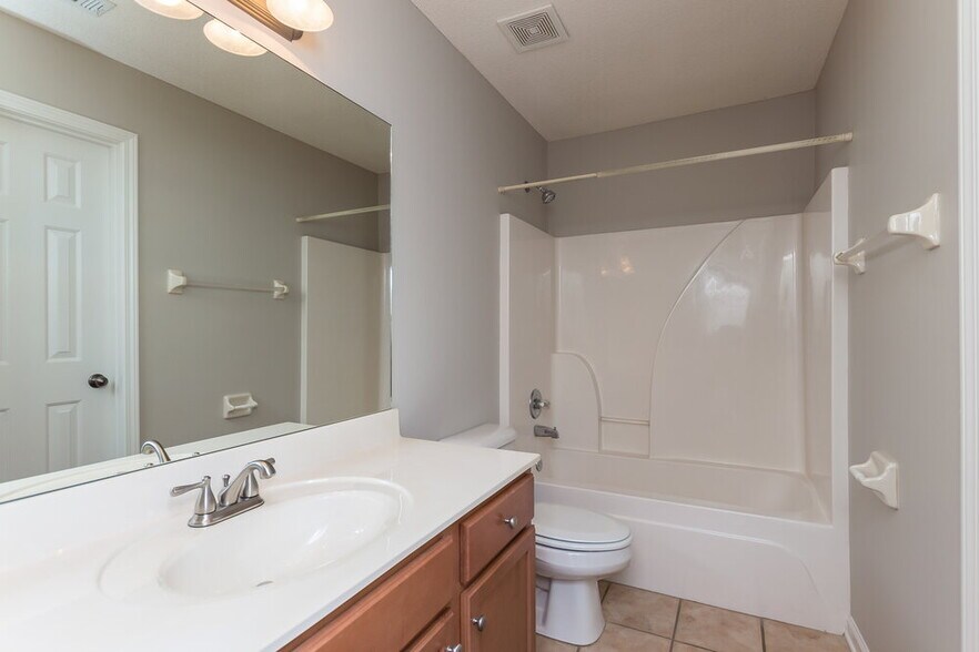 Building Photo - 4184 Destin Dr