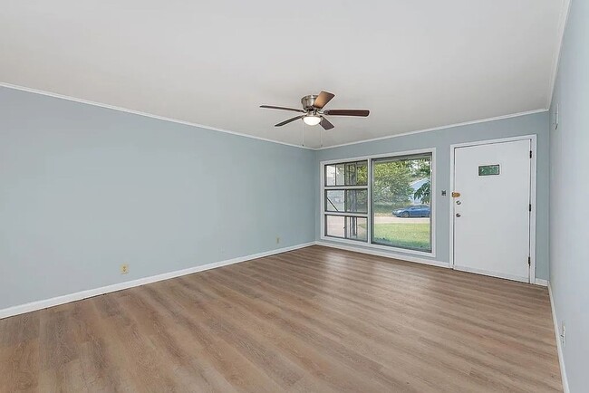 Building Photo - Section 8 Friendly - Updated and Modernized 3-Bedroom Home in Tulsa