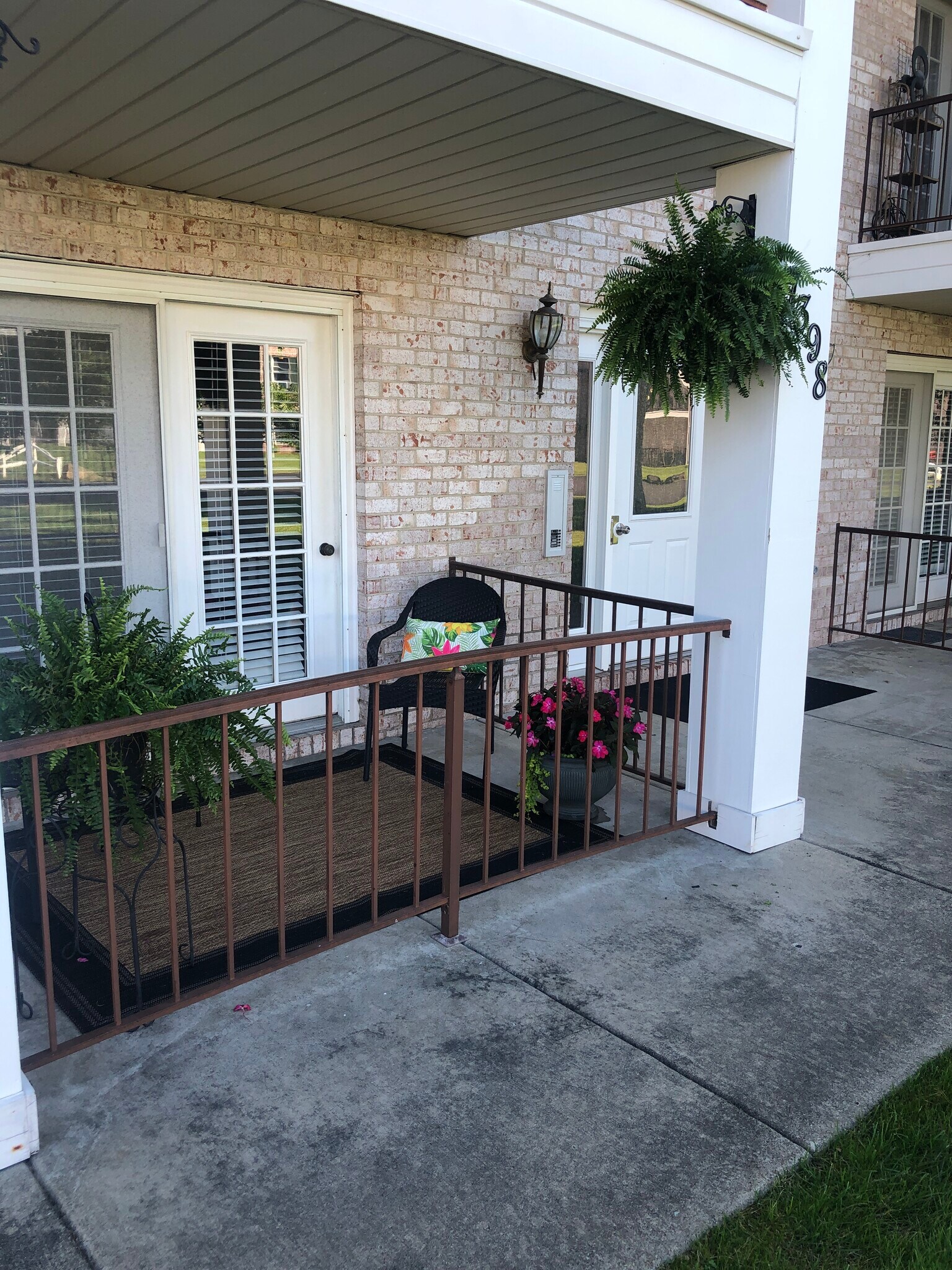 Building Photo - 7398 Eisenhower Dr