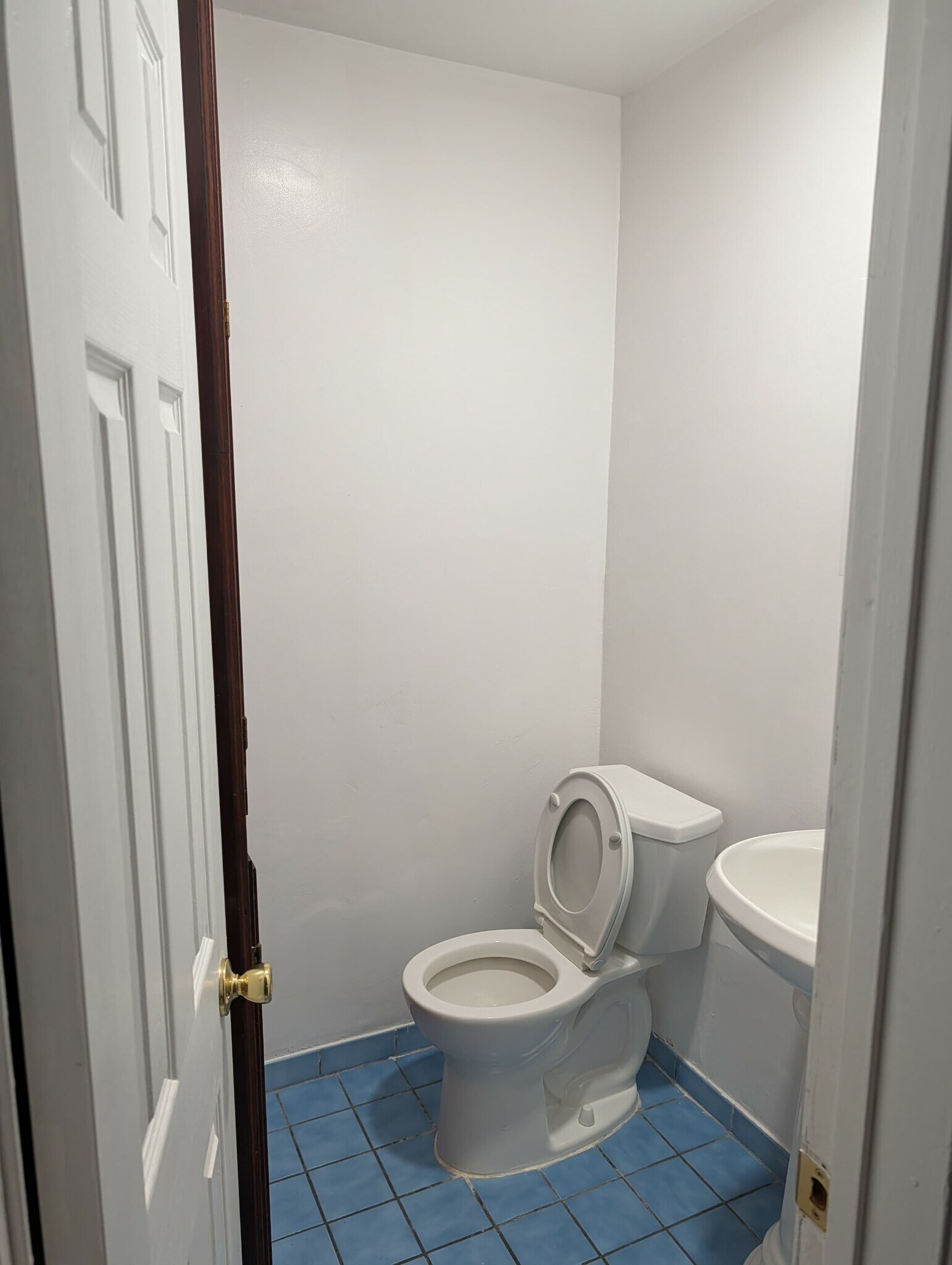 Building Photo - 704 Oakford Dr