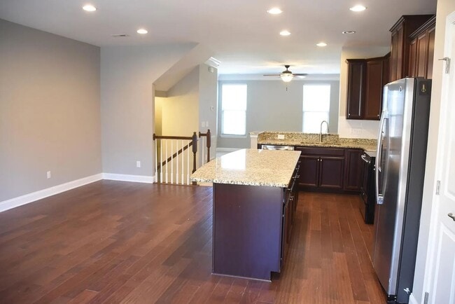 Building Photo - Stylish Apex Townhome Near Beaver Creek Shopping & Dining