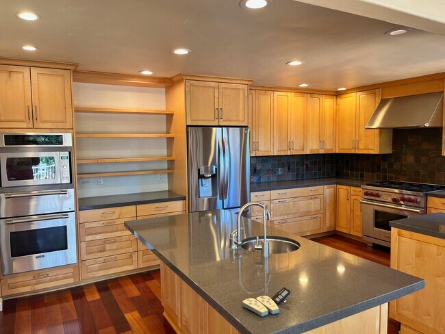 Building Photo - 18098 Chaparral Dr