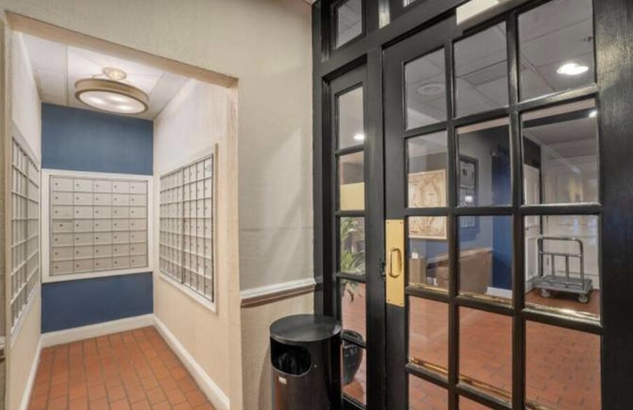Mail room - 1000 Fell St