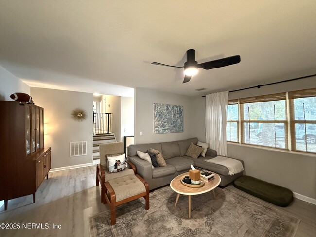 Building Photo - 1272 Arlingwood Ave