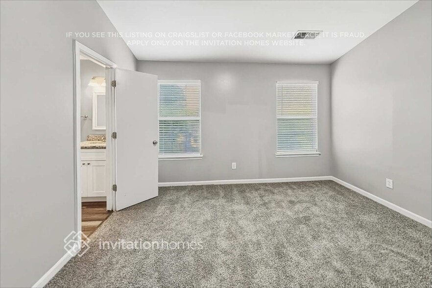 Building Photo - 410 Queens Dr SW
