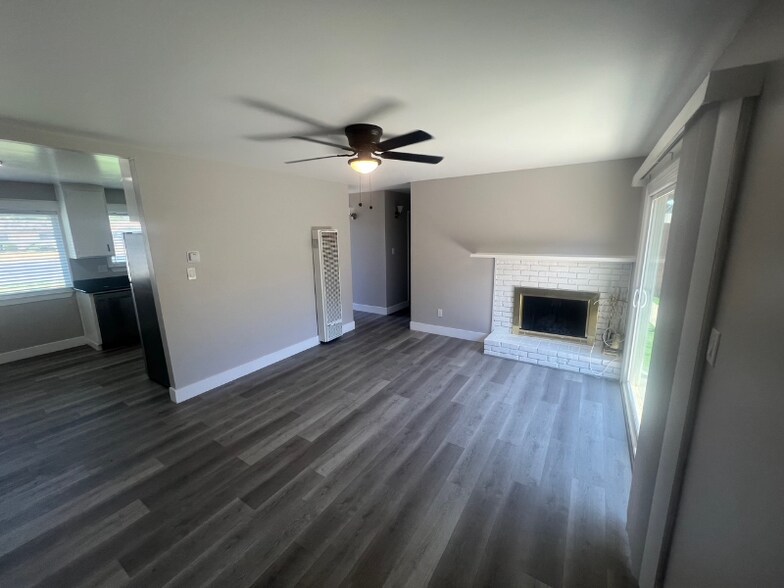 Building Photo - 803 El Portal Ave