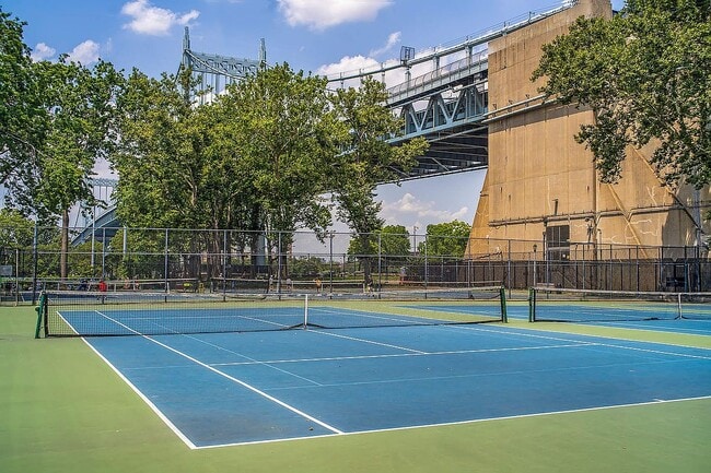 Building Photo - 12-16 30th Ave -401