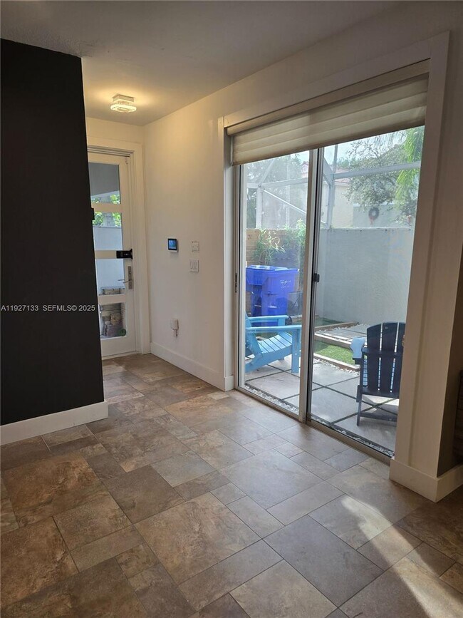 Building Photo - 1145 Doveplum St