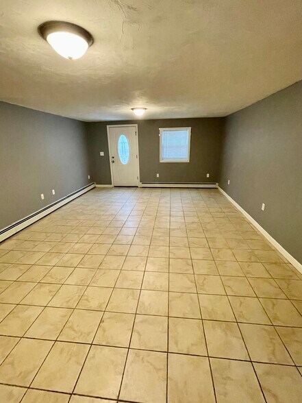 Building Photo - 807 Franklin St