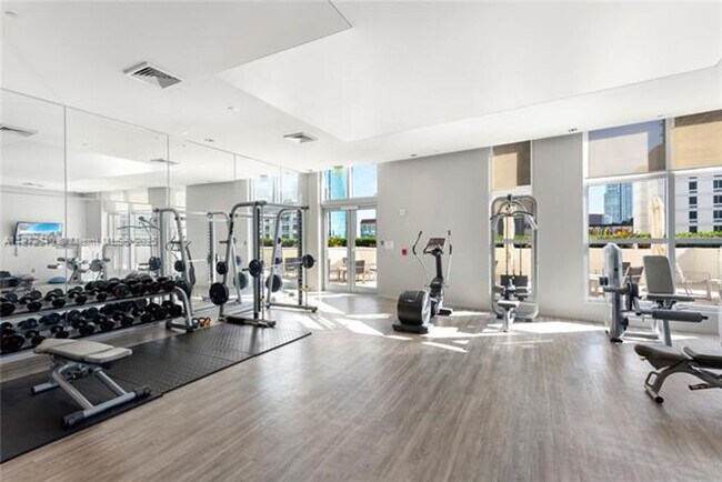 Building Photo - 1100 S Miami Ave