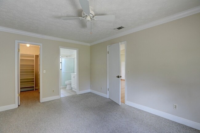 Building Photo - 1690 Seahouse St