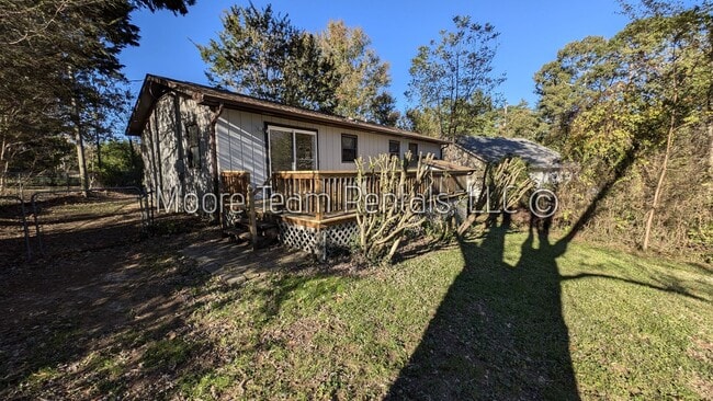 Building Photo - 3/2 Brick House, Deck, Storage & Fenced Yard