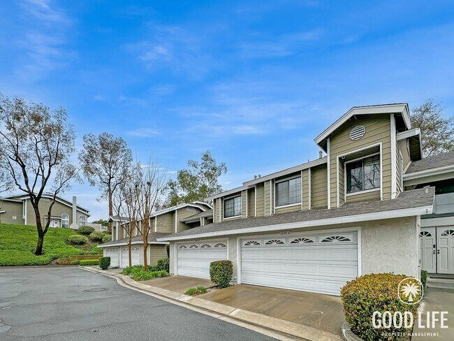 Building Photo - Mission Viejo Gem! Private Yard, Vaulted Ceilings & Resort-Style Pool + Spa