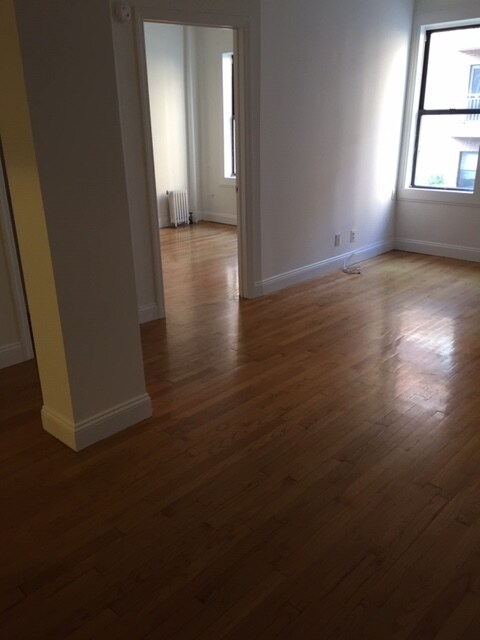 Building Photo - 285 W 147th St